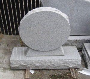 Classic Gray Granite Upright Monument (ISU 81)