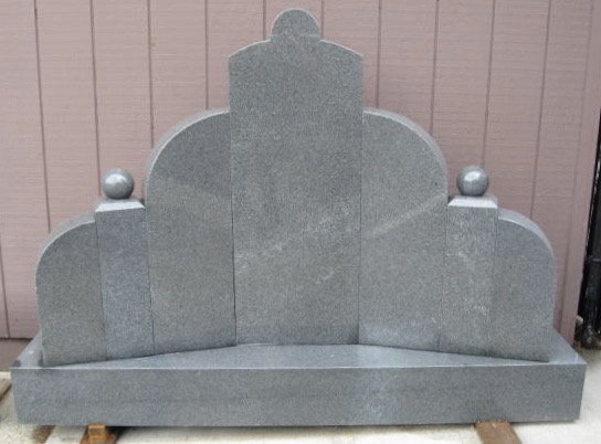 Classic Dark Gray Companion Upright Monument (ISU 68)