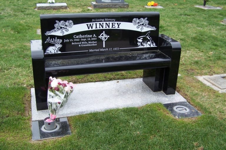 Winney Bench